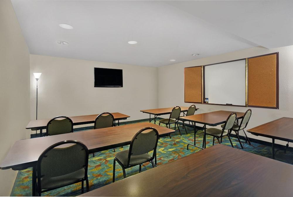 Candlewood Suites Columbia-Fort Jackson By Ihg Buitenkant foto